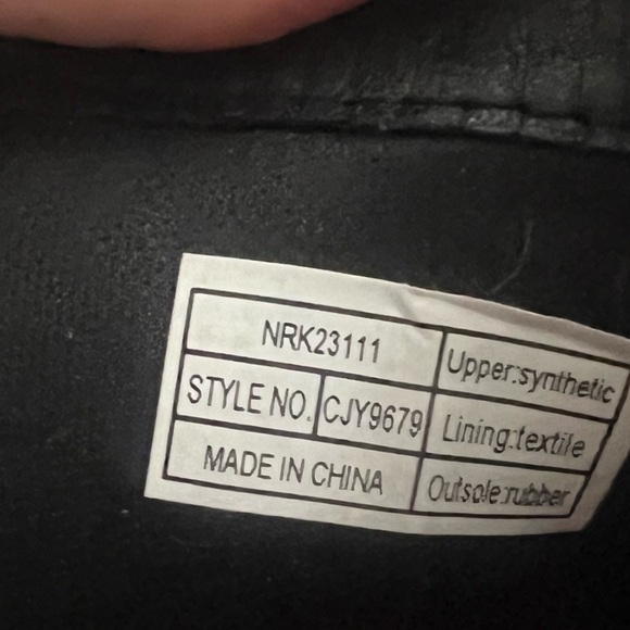 Vespose Womens 9679 wedge ankle bootie black boots 8.5 EUC like new faux… - Picture 5 of 6